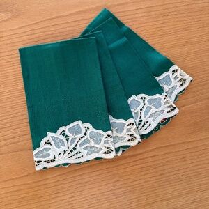 SET OF 4 VINTAGE LINEN HAND TOWELS